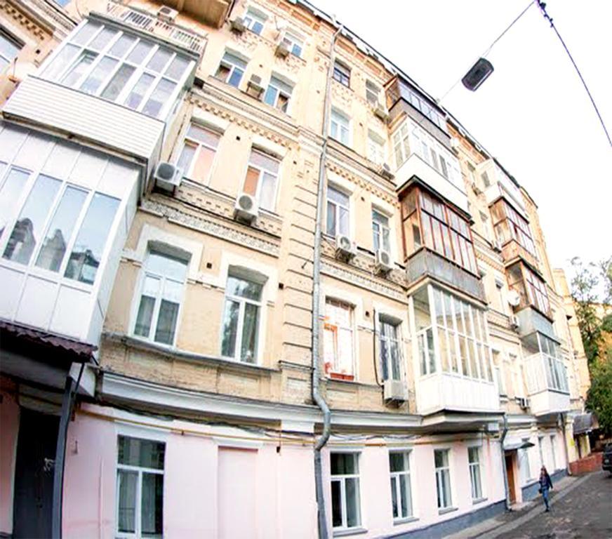 Status Guesthouse Kiev Esterno foto