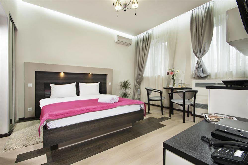 Status Guesthouse Kiev Esterno foto