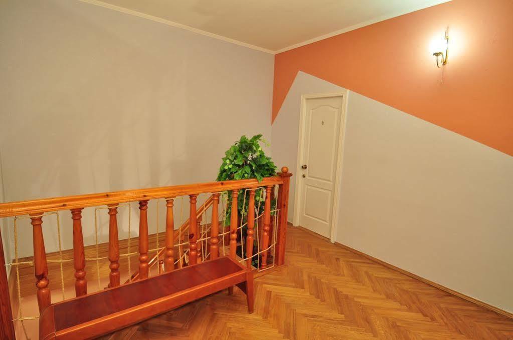 Status Guesthouse Kiev Esterno foto