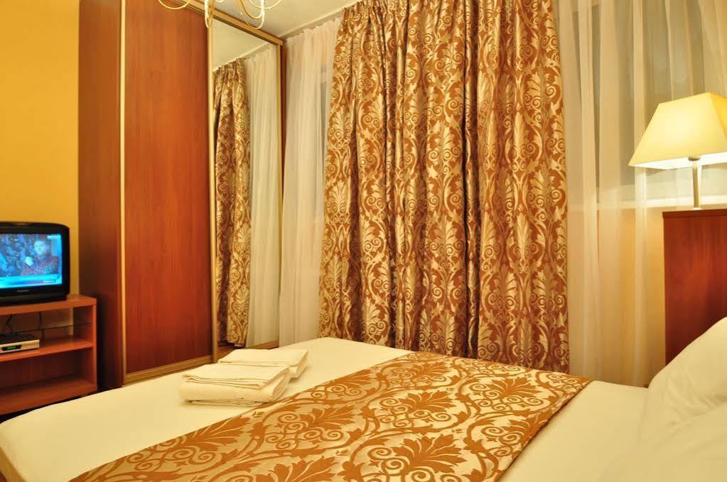 Status Guesthouse Kiev Esterno foto